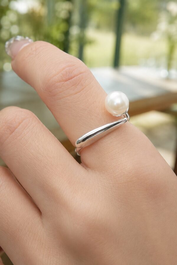 Ami Bloom Ring