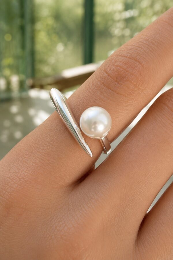 Ami Bloom Ring