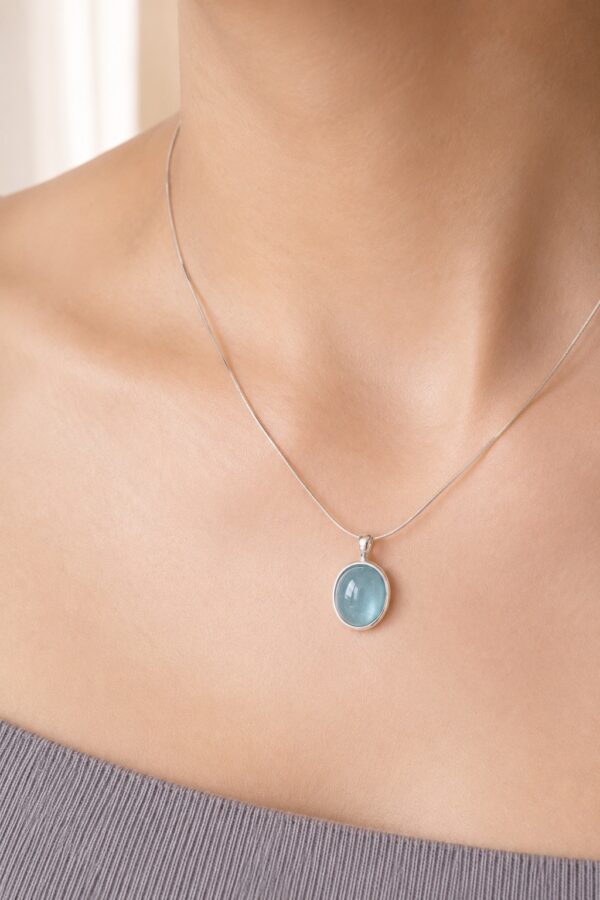Iris Gleam Necklace