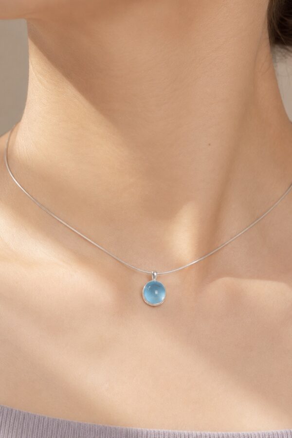Iris Gleam Necklace