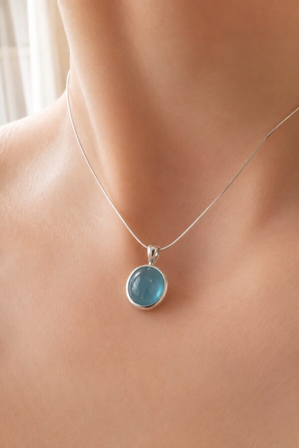 Iris Gleam Necklace