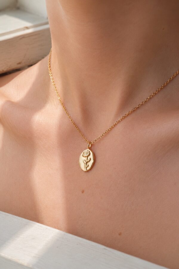 Iris Whisper Necklace